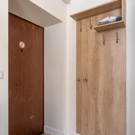 Stylish Studio Close To City Center, Cafes & Parks & Local Dining Riga Esterno foto