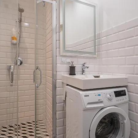 Stylish Studio Close To City Center, Cafes & Parks & Local Dining Riga Esterno foto