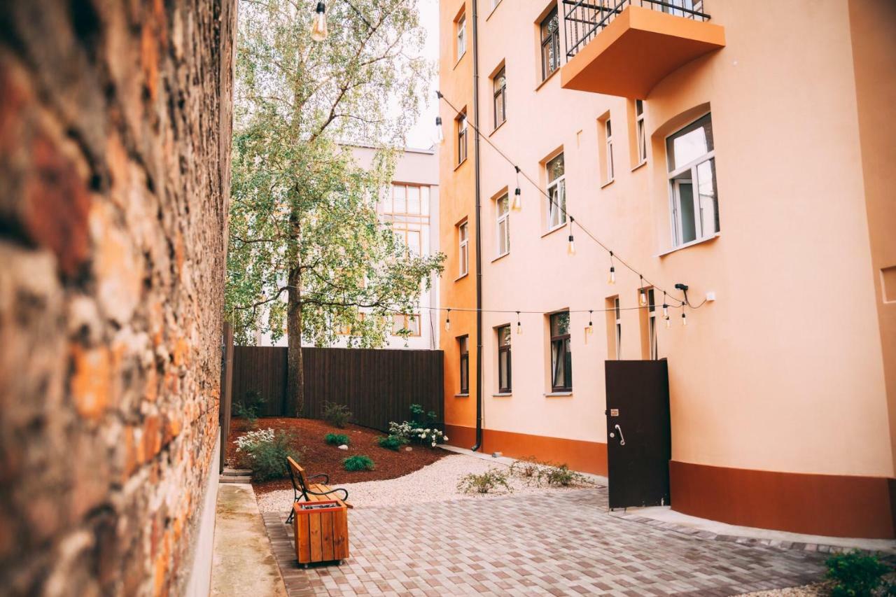 Dzīvoklis Stylish Close To Center, Cafes & Parks & Local Dining Riga